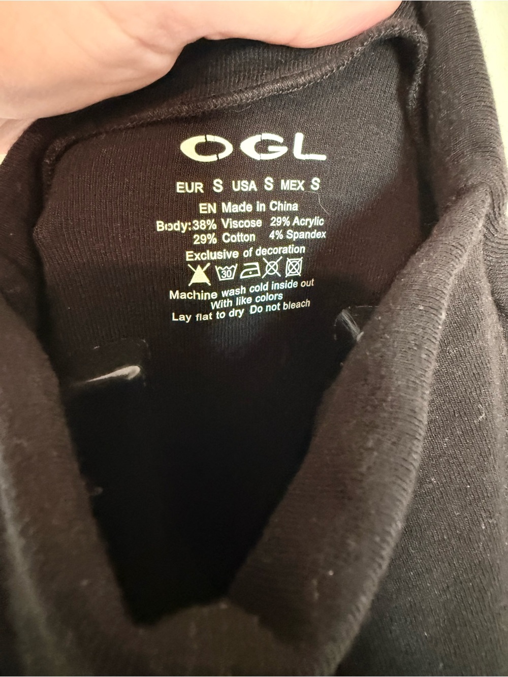 OGL- Sleeveless Mock Neck Ruched Black Top - Picture 6 of 6